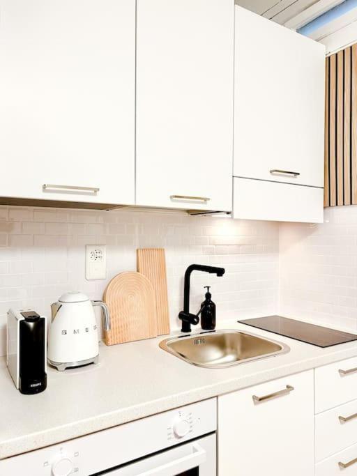 Bright Tiny Studio - Shared Pool & Sauna - Free Parking - Air Condition Muralto Екстер'єр фото
