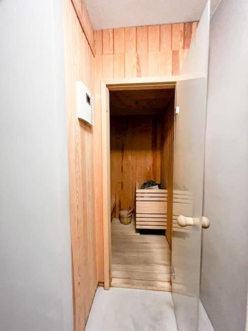 Bright Tiny Studio - Shared Pool & Sauna - Free Parking - Air Condition Muralto Екстер'єр фото