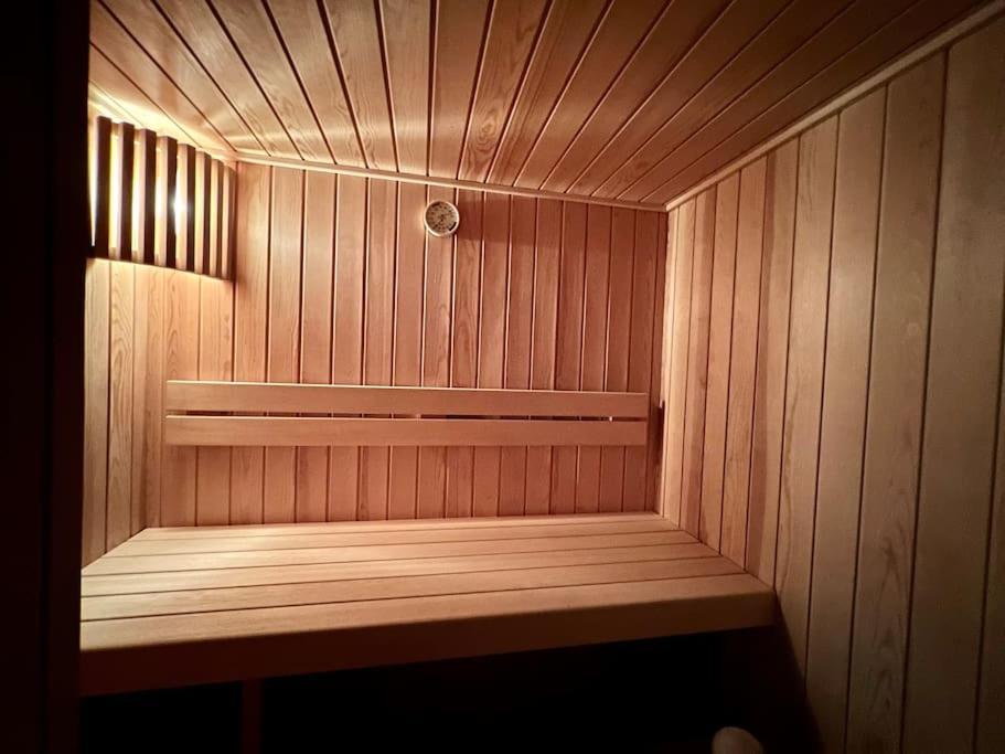 Bright Tiny Studio - Shared Pool & Sauna - Free Parking - Air Condition Muralto Екстер'єр фото