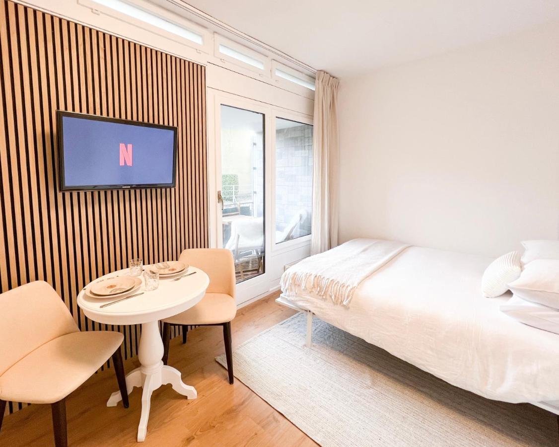 Bright Tiny Studio - Shared Pool & Sauna - Free Parking - Air Condition Muralto Екстер'єр фото